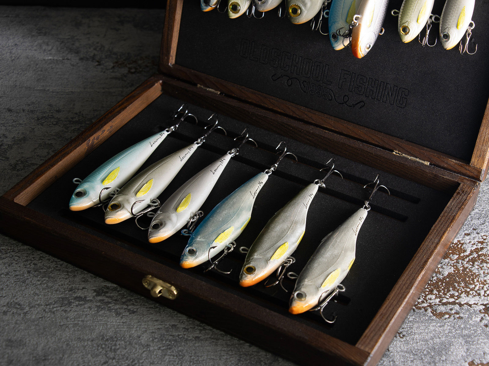 MEDIUM RIVER BOX CIEMNY BRĄZ