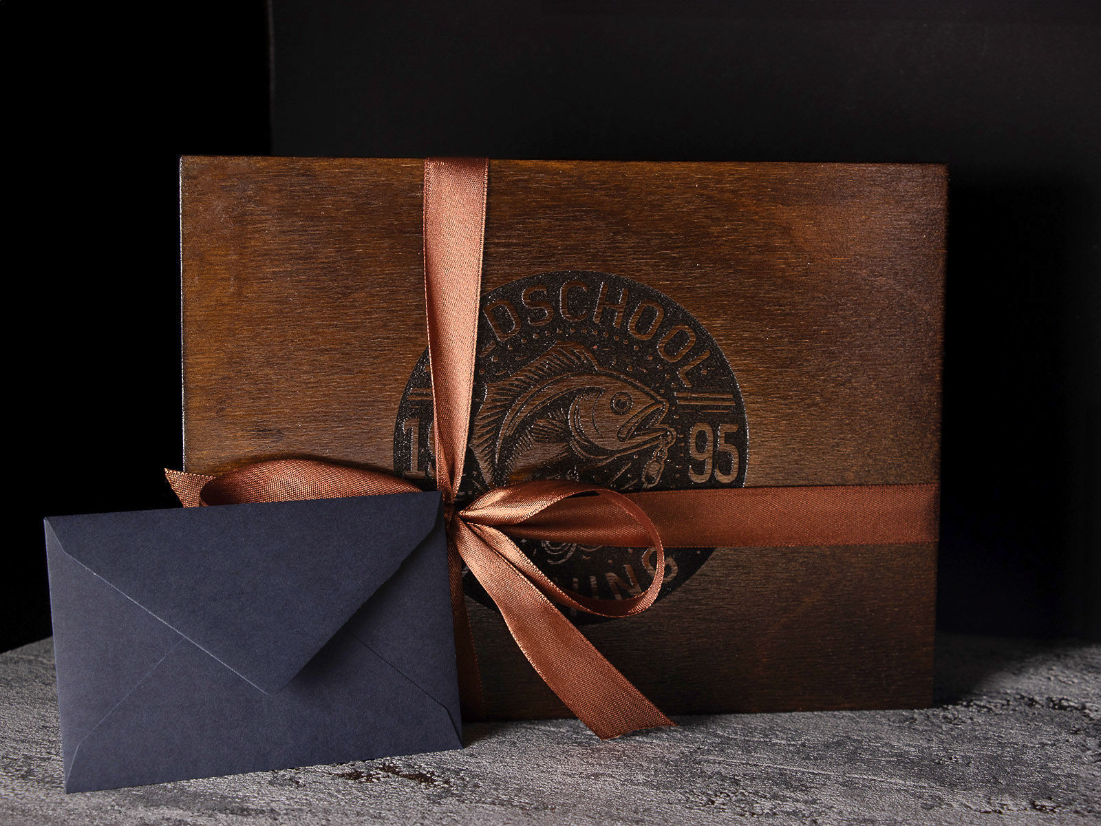 MEDIUM RIVER BOX CIEMNY BRĄZ